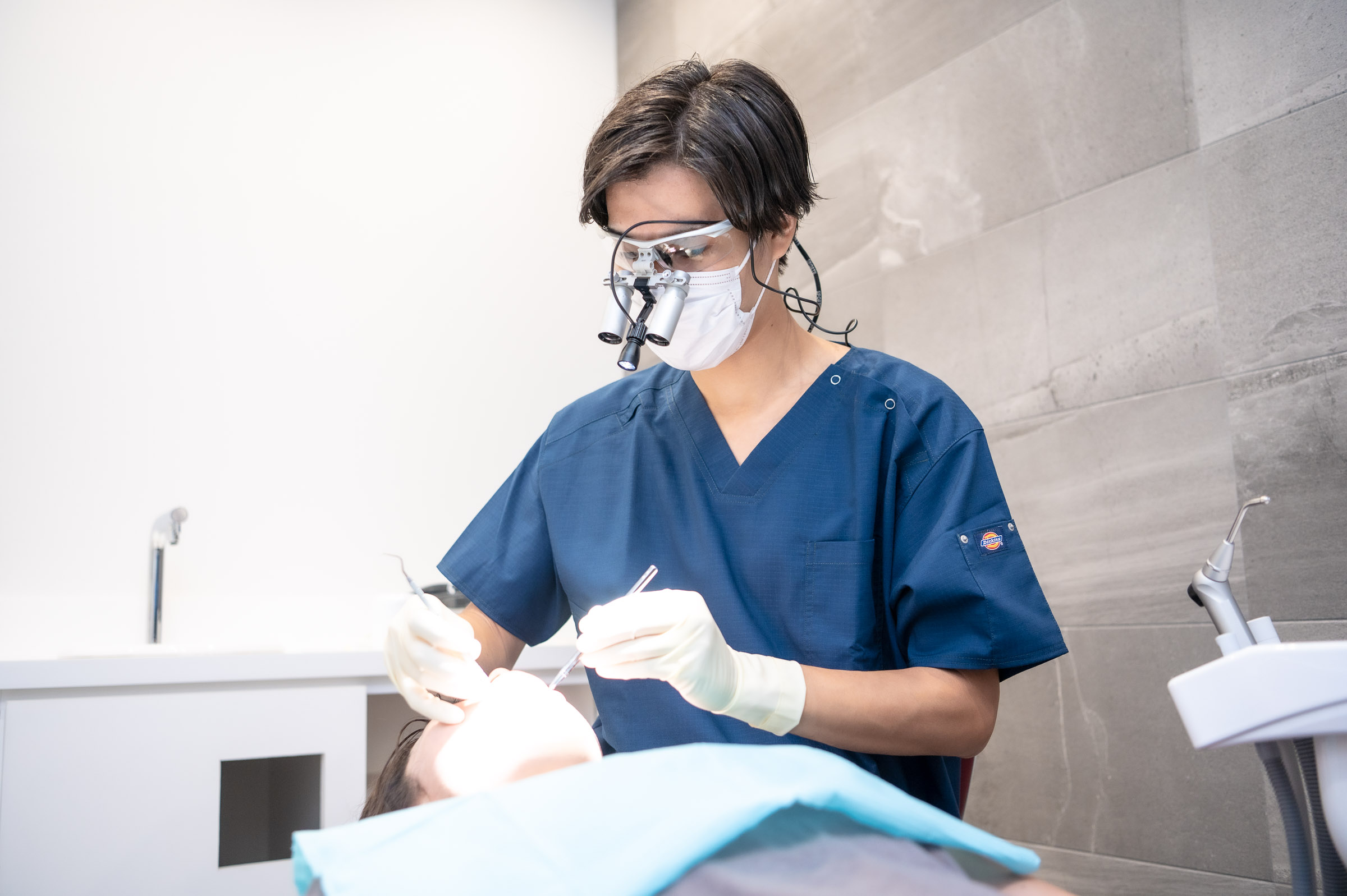 石嶺先生治療シーン